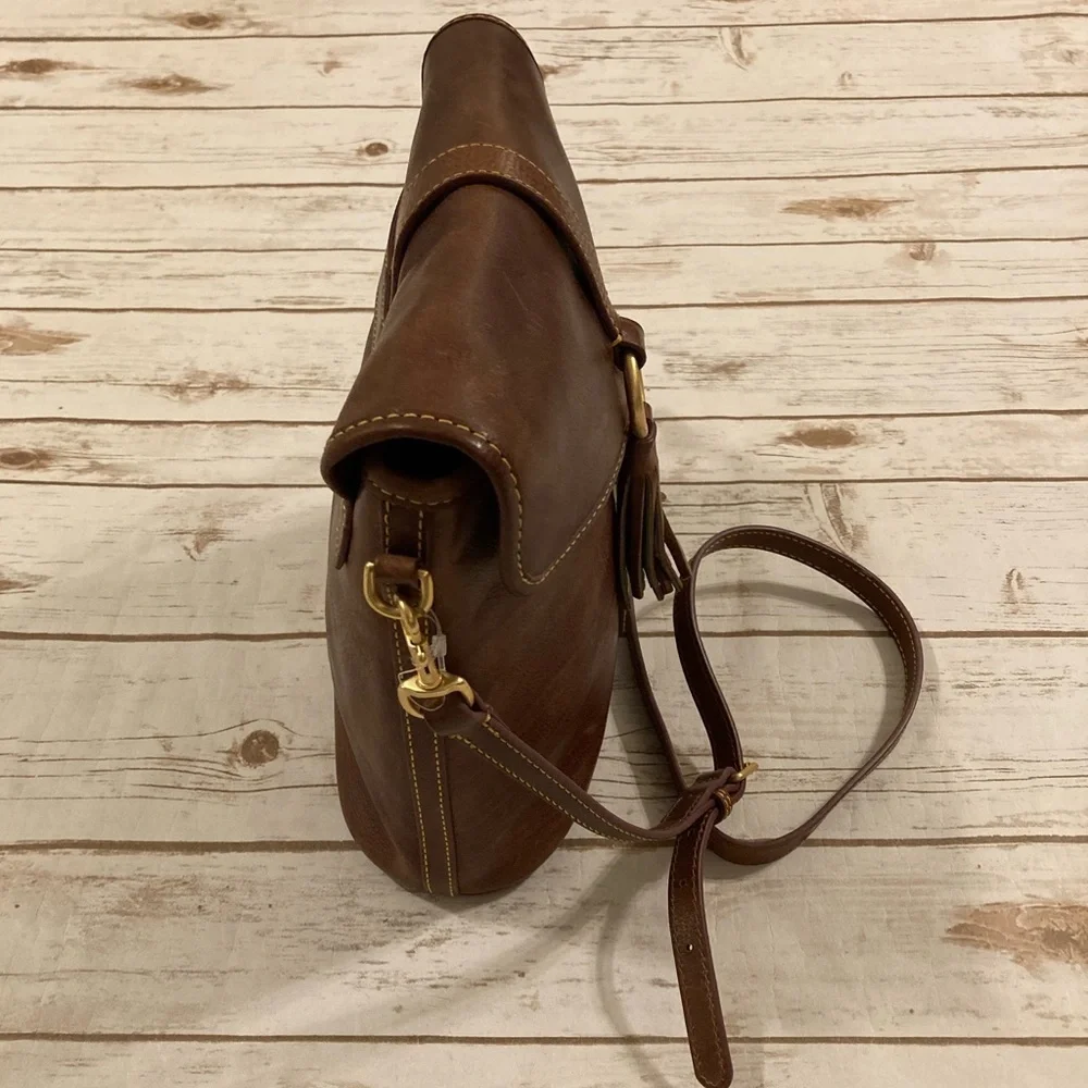 Dooney & Bourke Florentine Leather Large Dottie Crossbody Chestnut/Brown - Picture 4 of 16